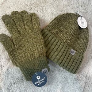 Birchwood green beanie & gloves set